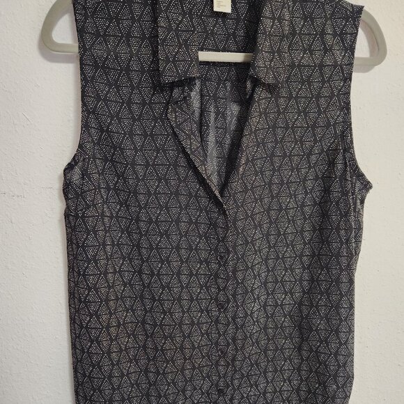 H&M Short-sleeved Triangle Pattern Blouse 8 - Picture 3 of 5